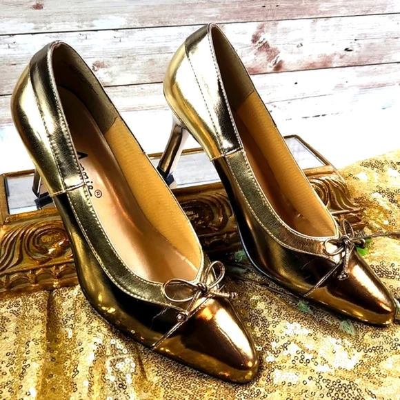 NWOT, Annie, Tri-color gold shoes size 7M - Picture 3 of 11